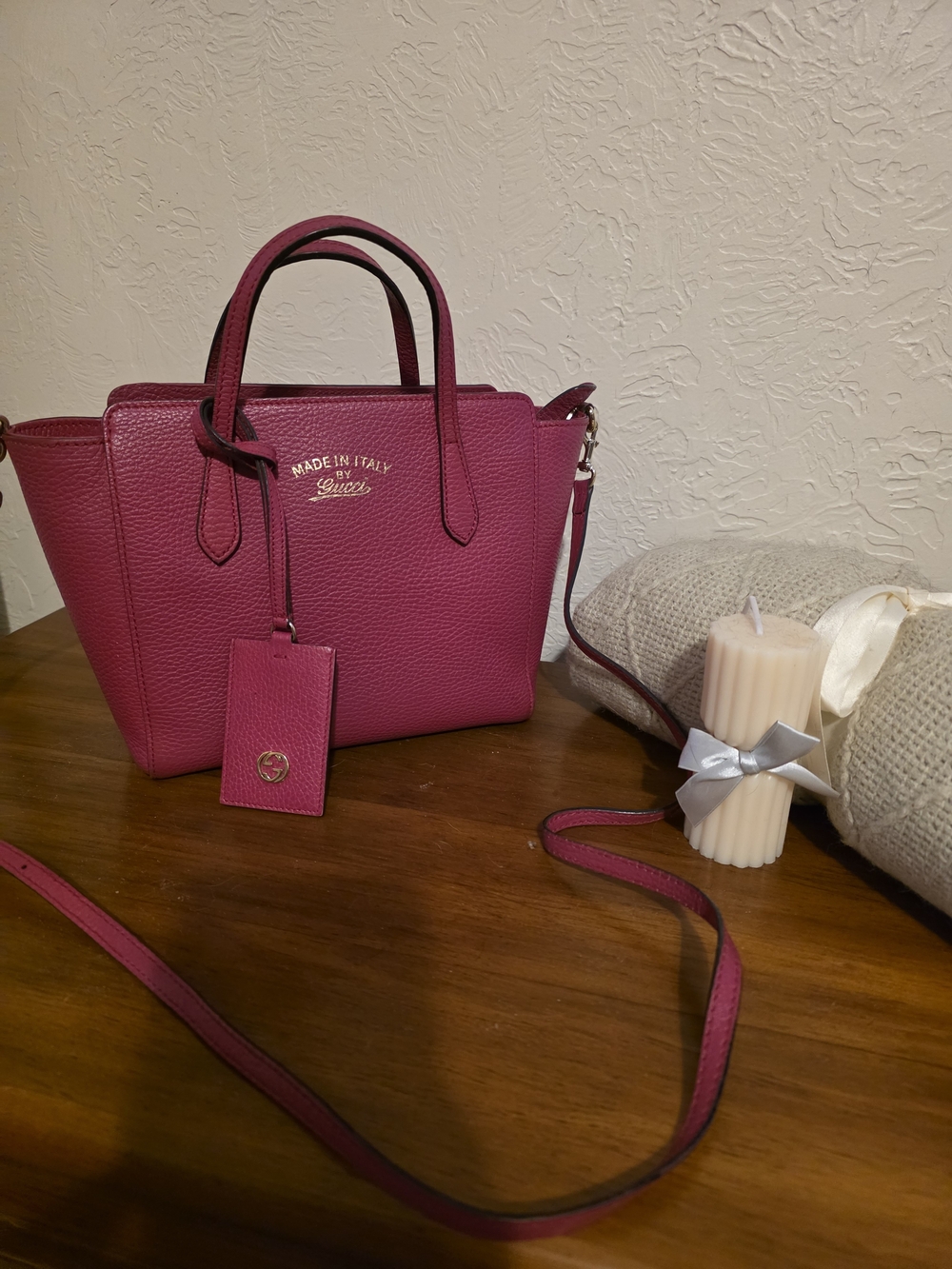 Gucci Fuchsia Pebbled Leather Satchel with Gold Logo/ GORGEOUS!